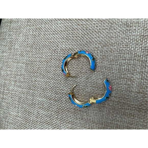 Bundle of Earrings Four Pair of Blue Colored Assorted Styles - Picture 6 of 12